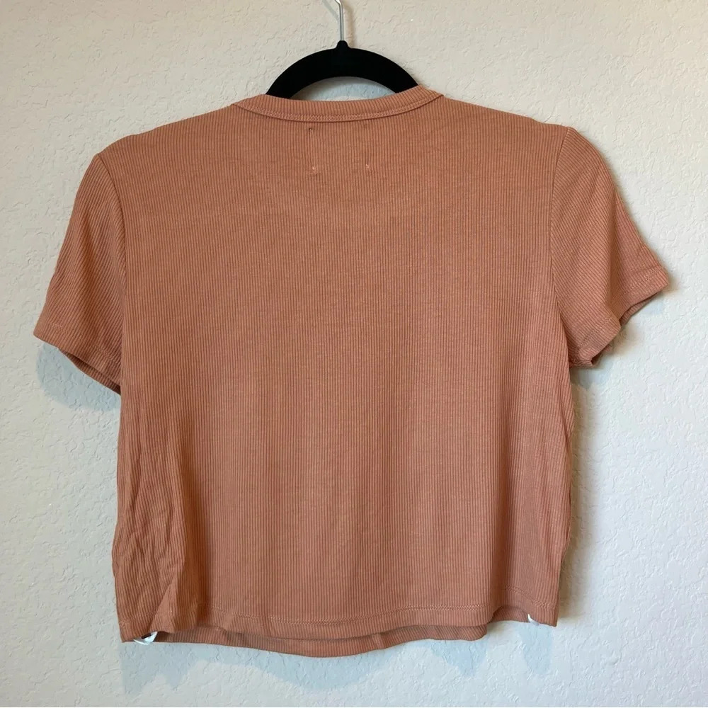 Privacy Please Ribbed Crop Top - Picture 4 of 4